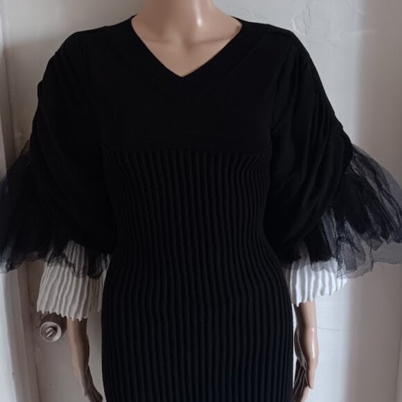 Chanel Black and white ruffled pleated sleeves mini dress stretch US SIZE ML - Picture 1 of 14